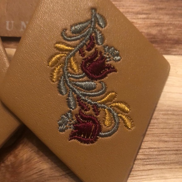 Plunder Leather Earrings - Picture 2 of 2